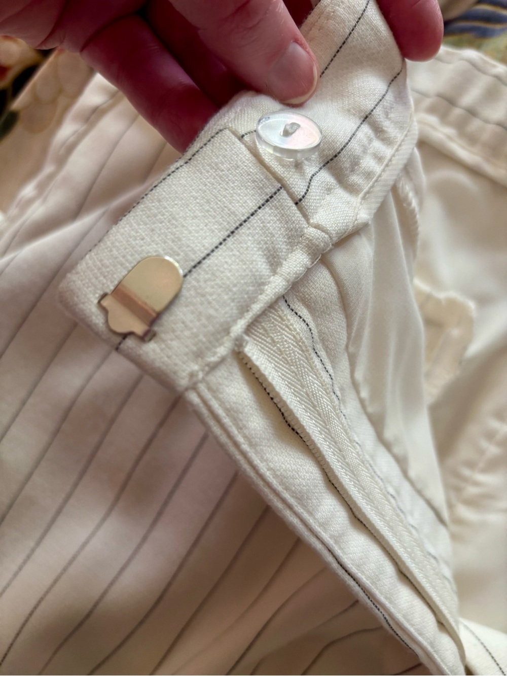 Abercrombie & Fitch Women's Cream Pinstripe Wide-Leg Sloane Trousers - Picture 9 of 9
